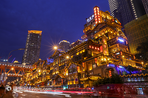 重慶洪崖洞 巴渝傳統建筑的璀璨明珠